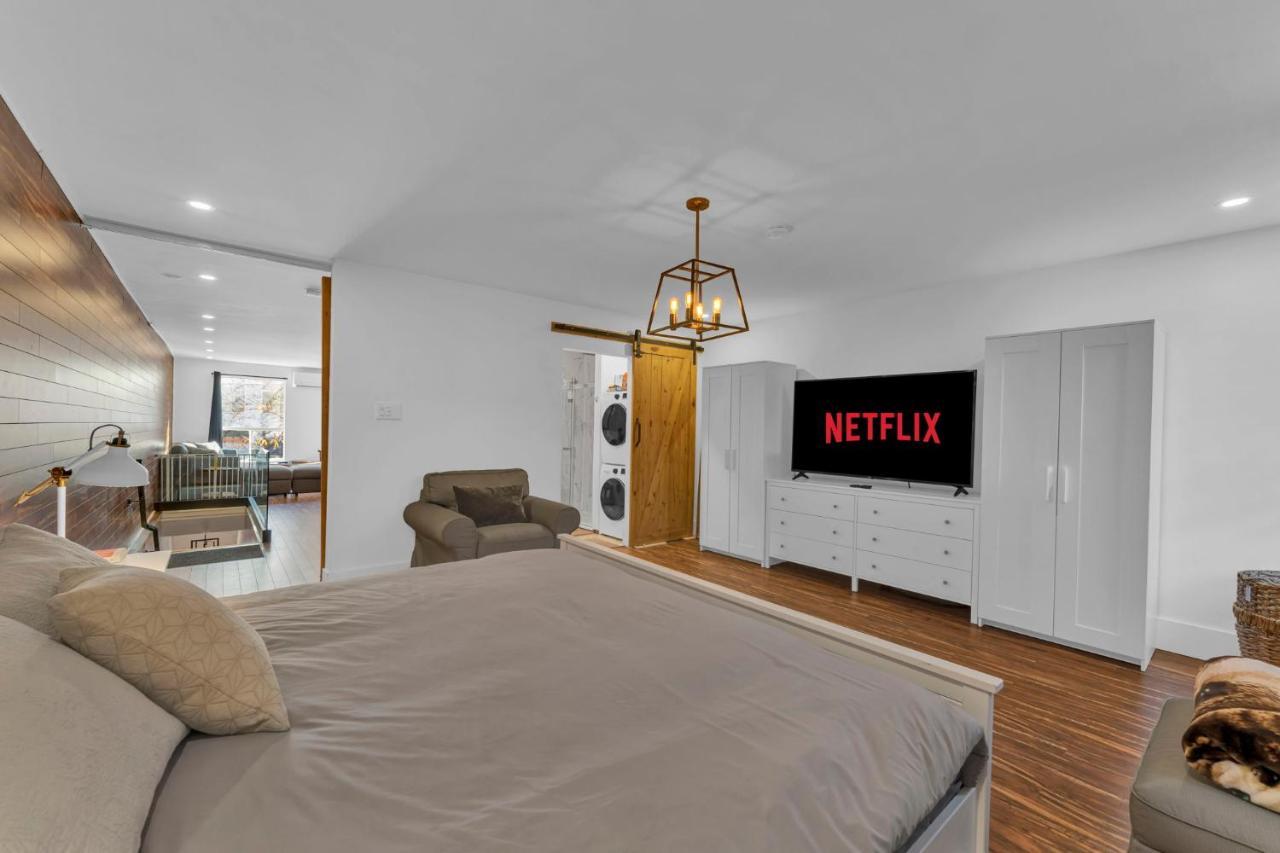 Amazing Fully Renovated Apartment On Queen St. Toronto Kültér fotó