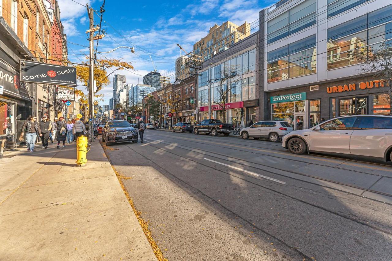 Amazing Fully Renovated Apartment On Queen St. Toronto Kültér fotó