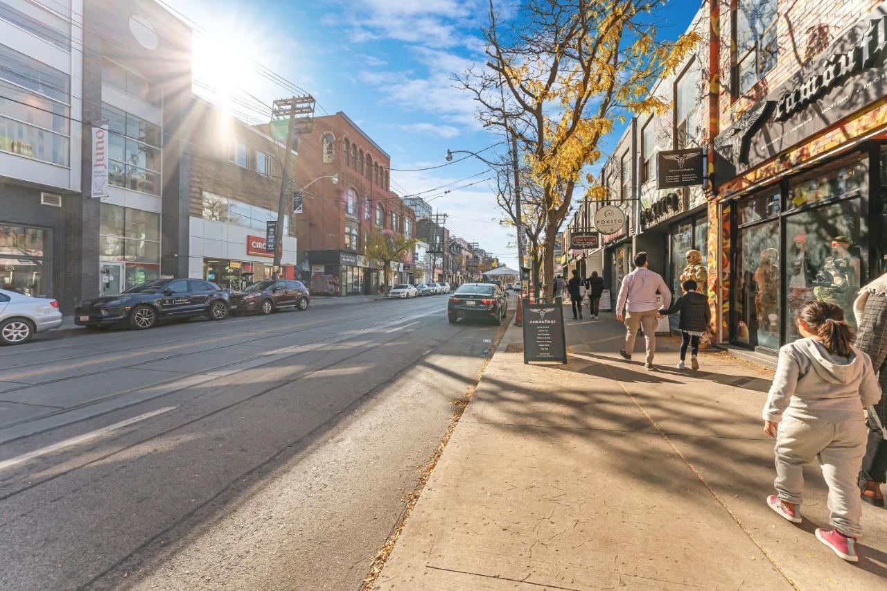 Amazing Fully Renovated Apartment On Queen St. Toronto Kültér fotó